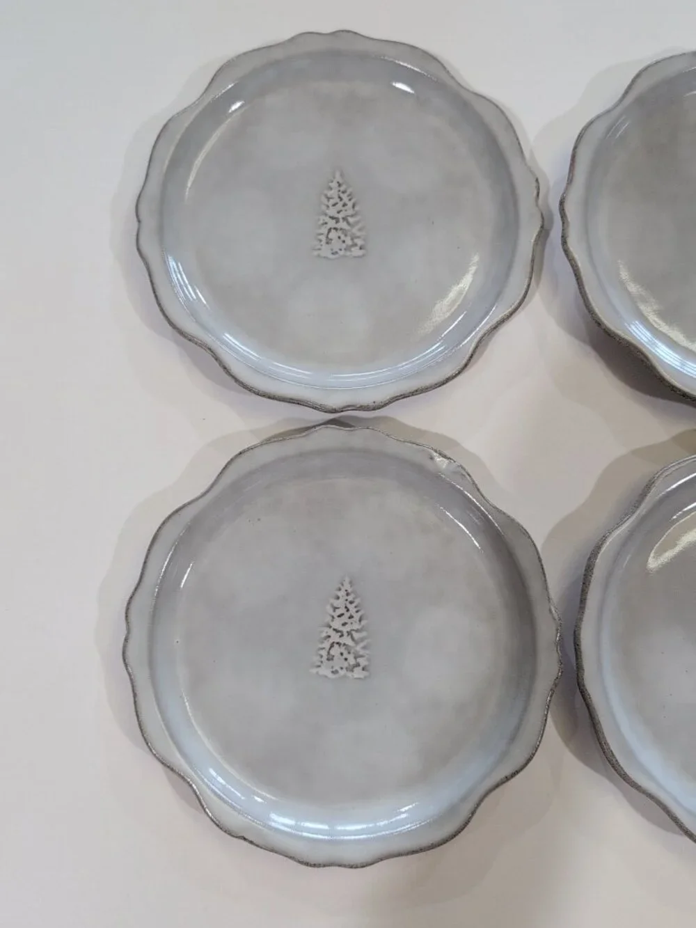 4 Carved Ribbed Edge Appetizer Plates Sour Cream Tree Hearth & Hand Magnolia NEW - Picture 4 of 5